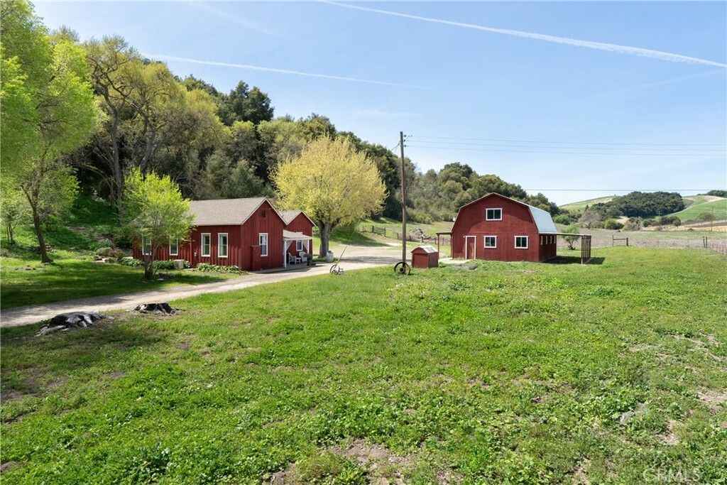 Property Photo:  2925 Oakdale Road  CA 93446 