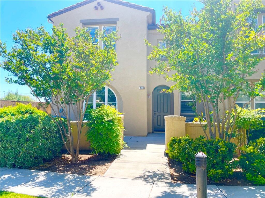 Property Photo:  1800 E Lakeshore Drive 1901  CA 92530 