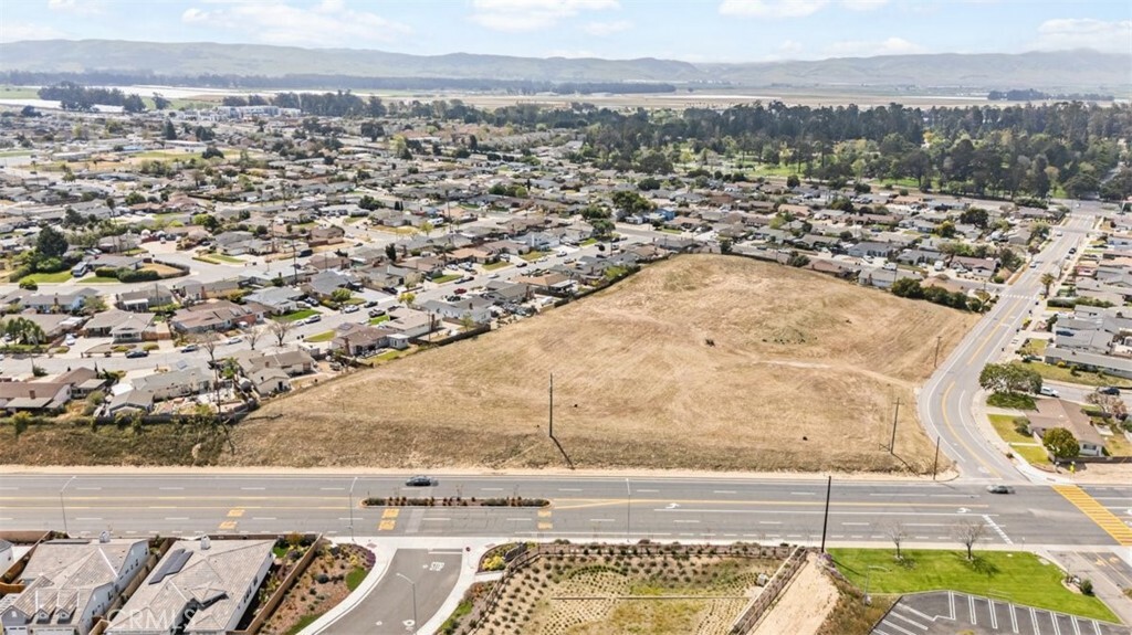 Property Photo:  400 E Waller Lane  CA 93455 
