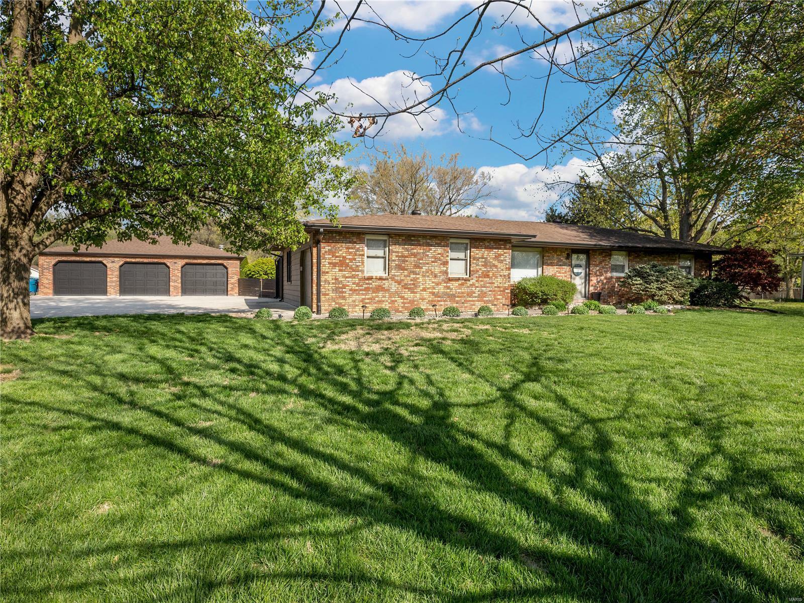 32 Rickhaven Drive  Collinsville IL 62234 photo