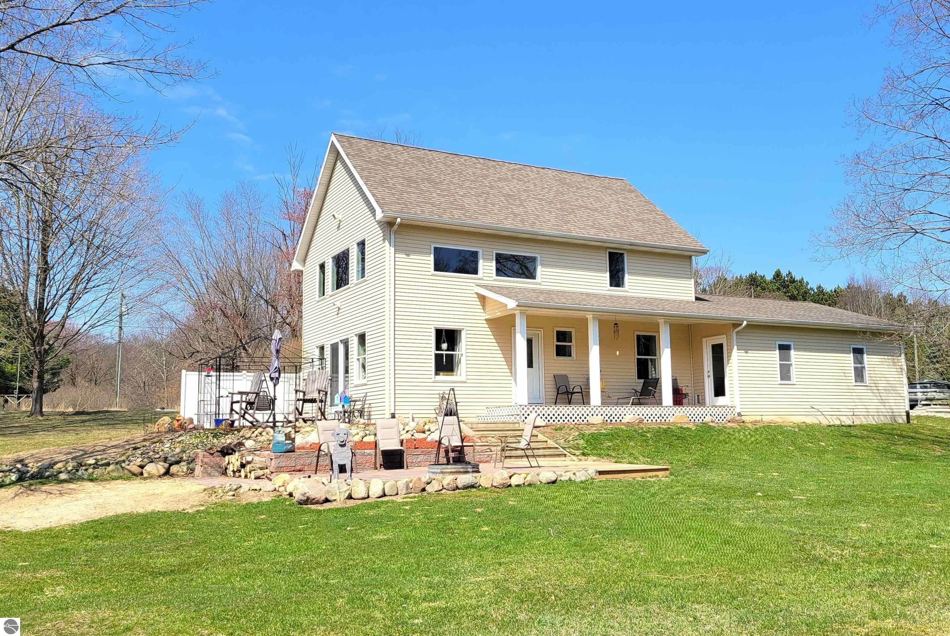 Property Photo: 734 N Rolland Road MI 48893