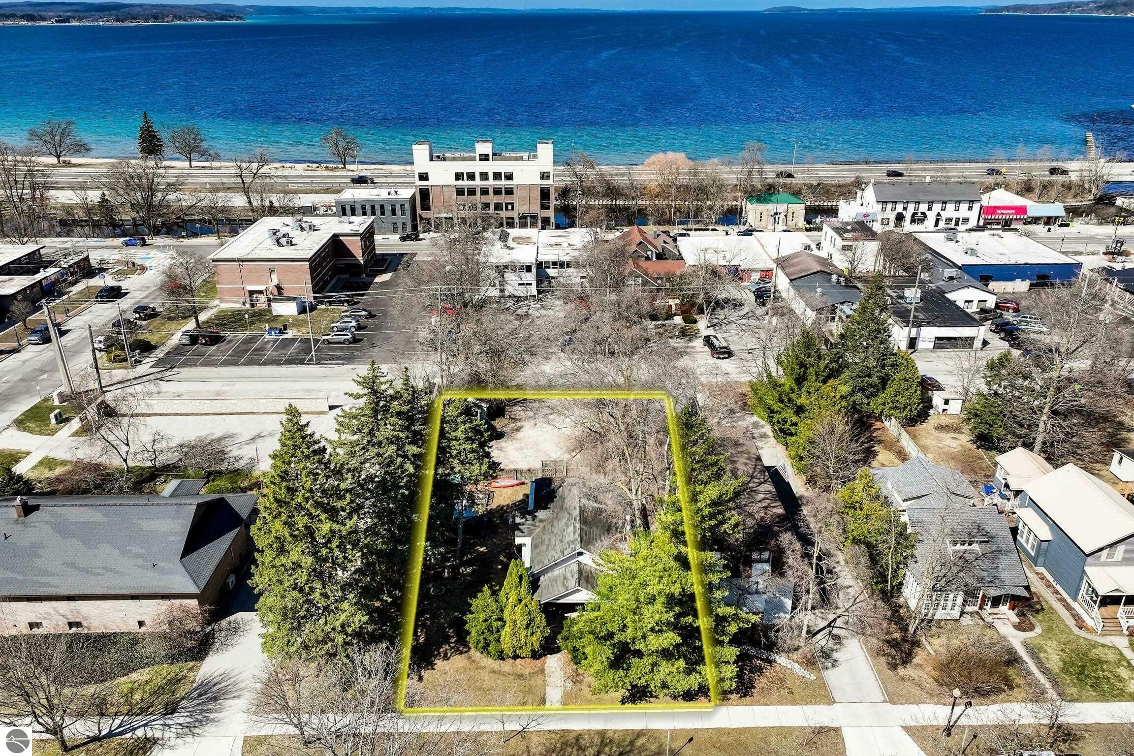 415 E State Street  Traverse City MI 49686 photo