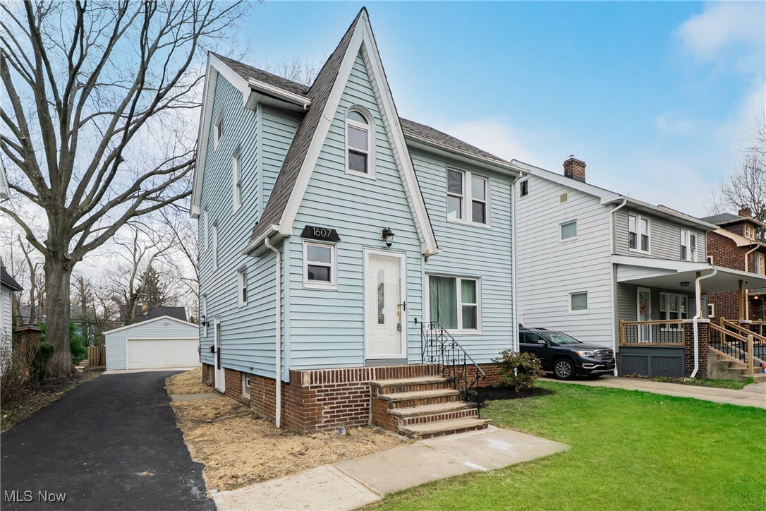 1607 Maple Road  Cleveland Heights OH 44121 photo