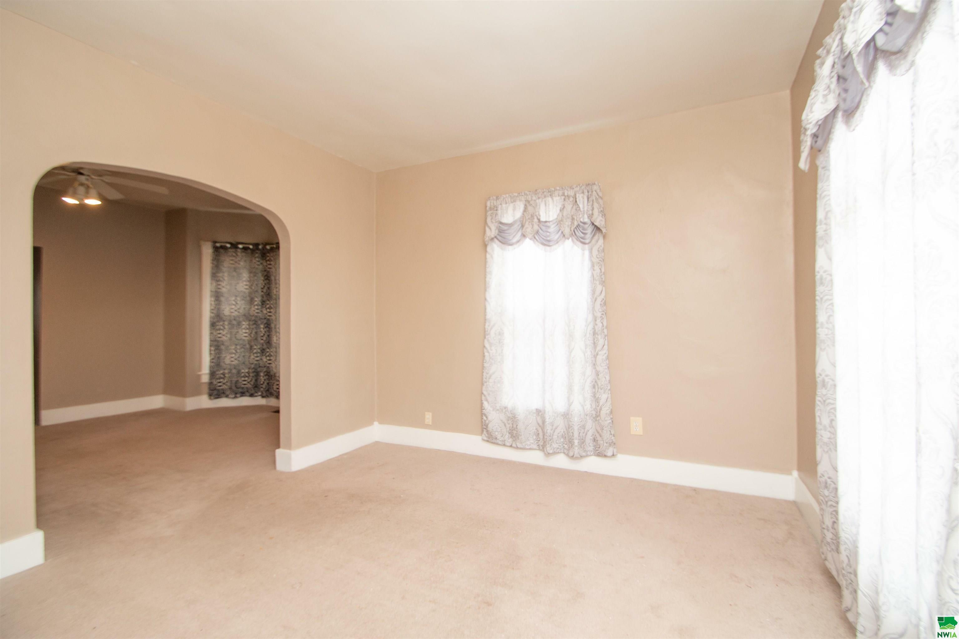 Property Photo: 458 John St IA 51103