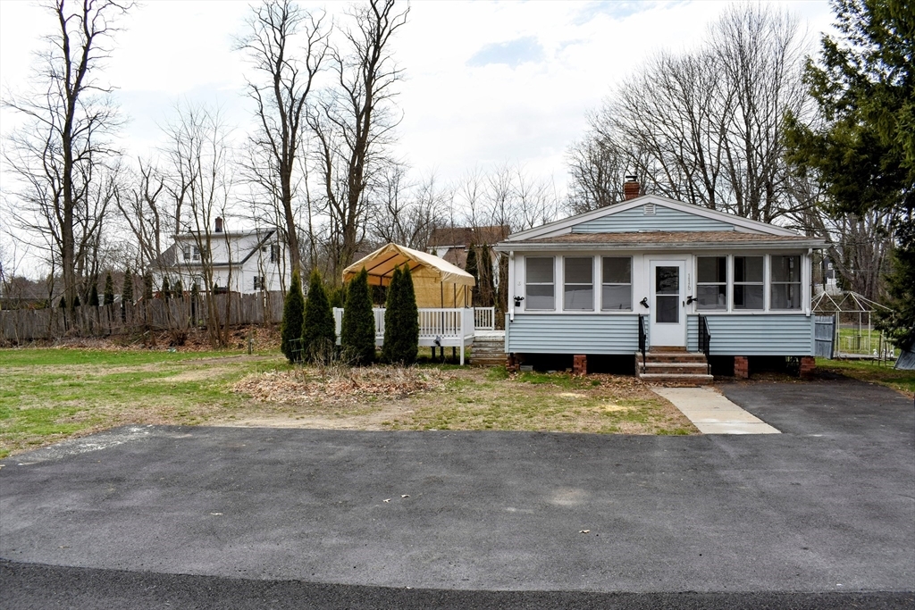 116 Pinckney St  Dracut MA 01826 photo
