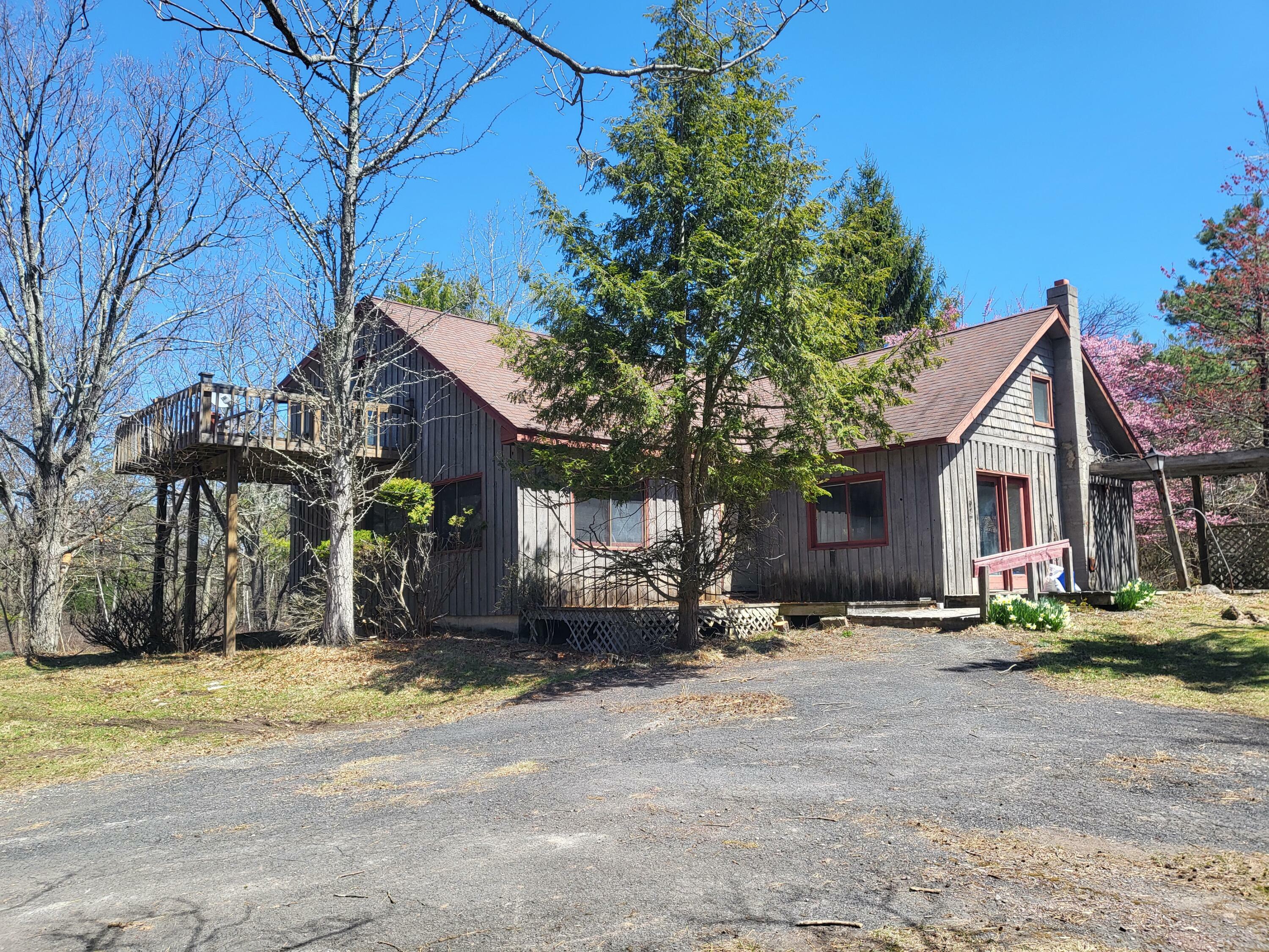 Property Photo: 216 Buckhorn Lane PA 18326