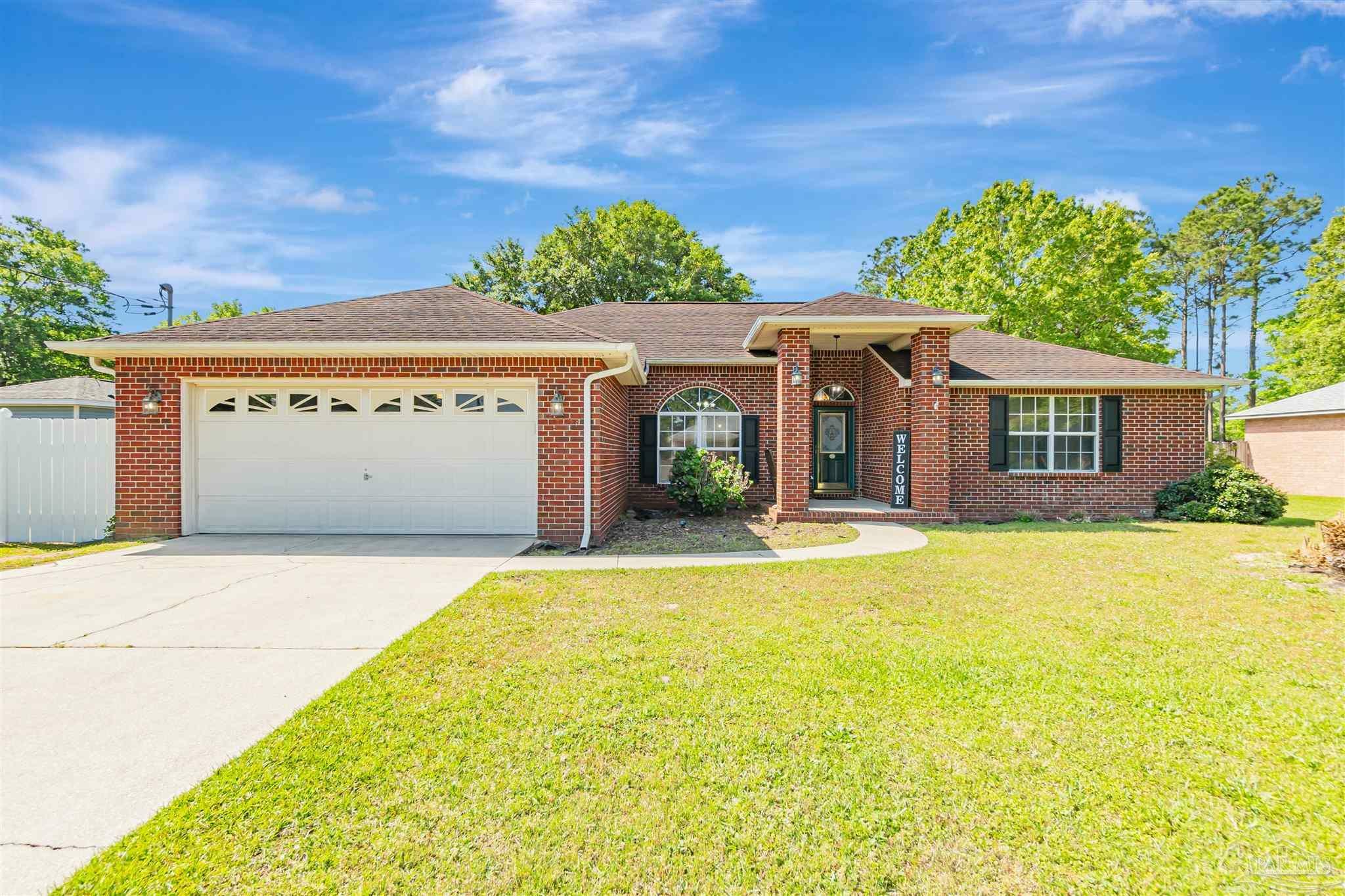 Property Photo: 3631 Misty Woods Cir FL 32571
