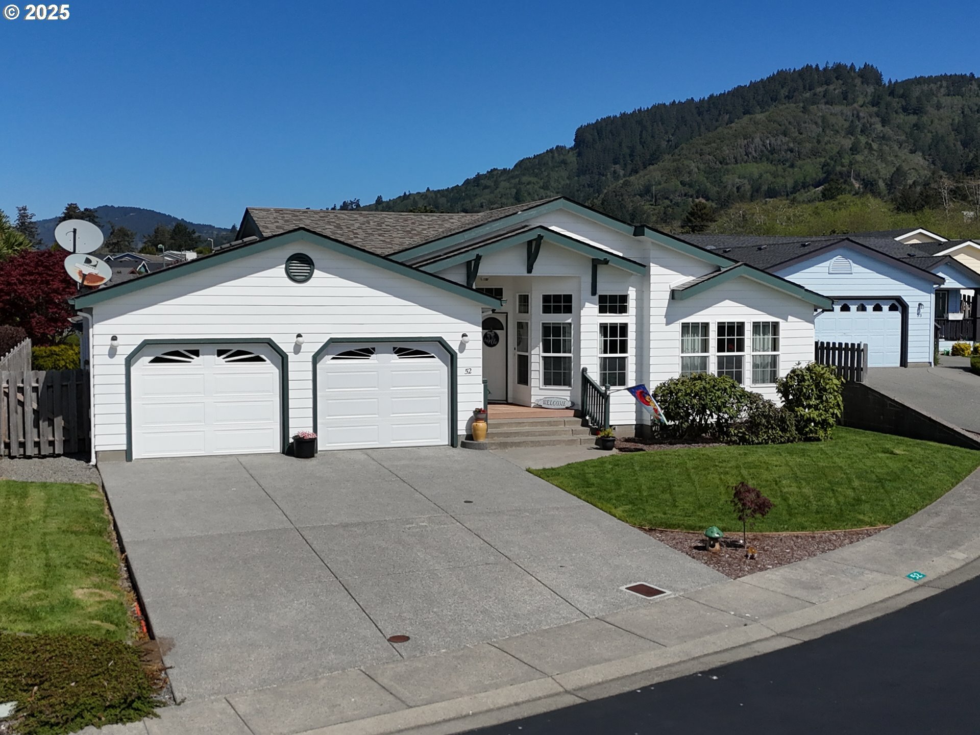 Property Photo: 98126 W Benham Ln 52 OR 97415