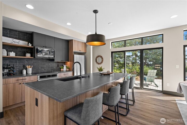 Property Photo:  1128  31st Avenue S  WA 98144 