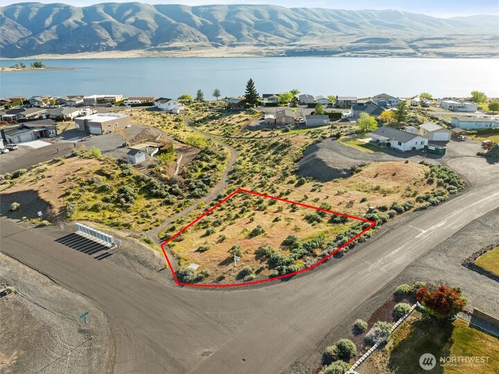 Property Photo:  516  Edgewater Way SW  WA 99349 