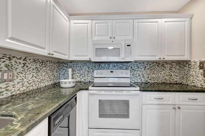 Property Photo:  2321 Croton Lane 100-D  FL 33445 