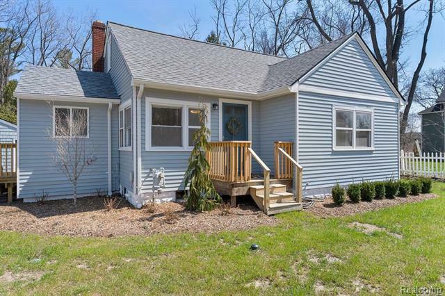 Property Photo: 1284 Rochester Road MI 48367