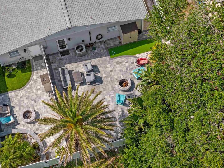 Property Photo:  106 11th St  FL 32080