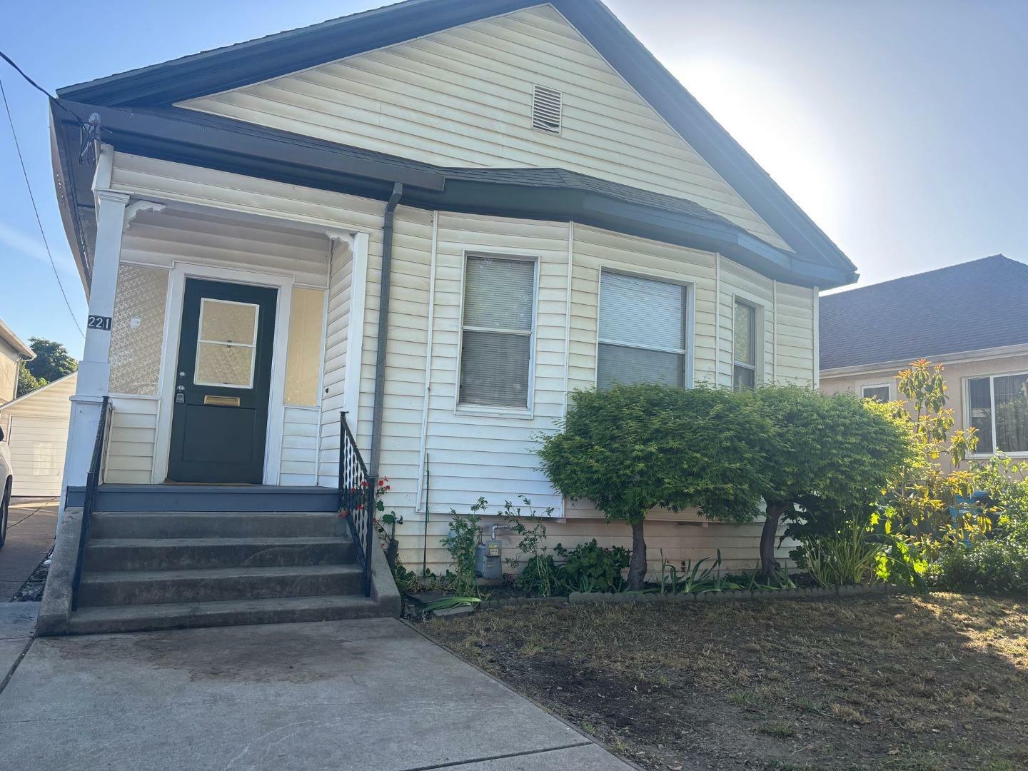 Property Photo: 221 North Delaware Street CA 94401