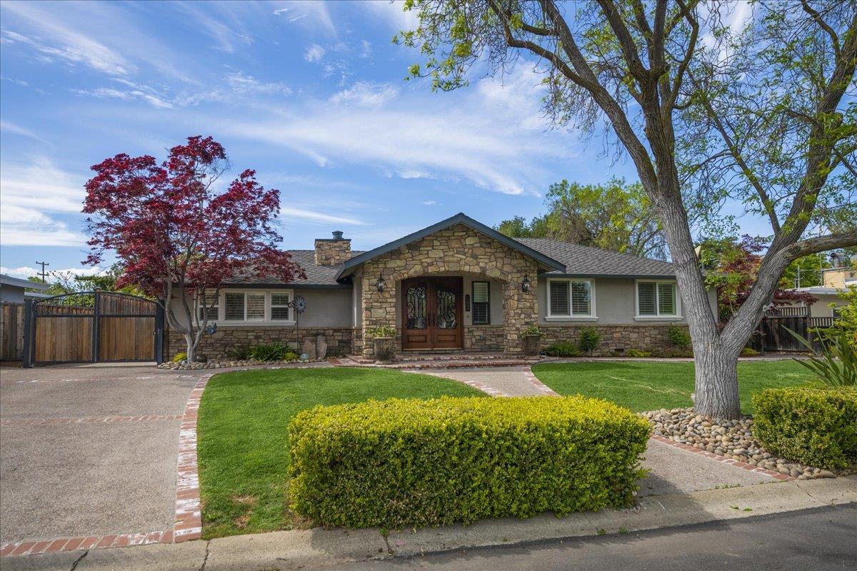 Property Photo: 14843 Holden Way CA 95124