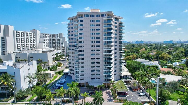 Property Photo:  3000 Holiday Dr 306  FL 33316 