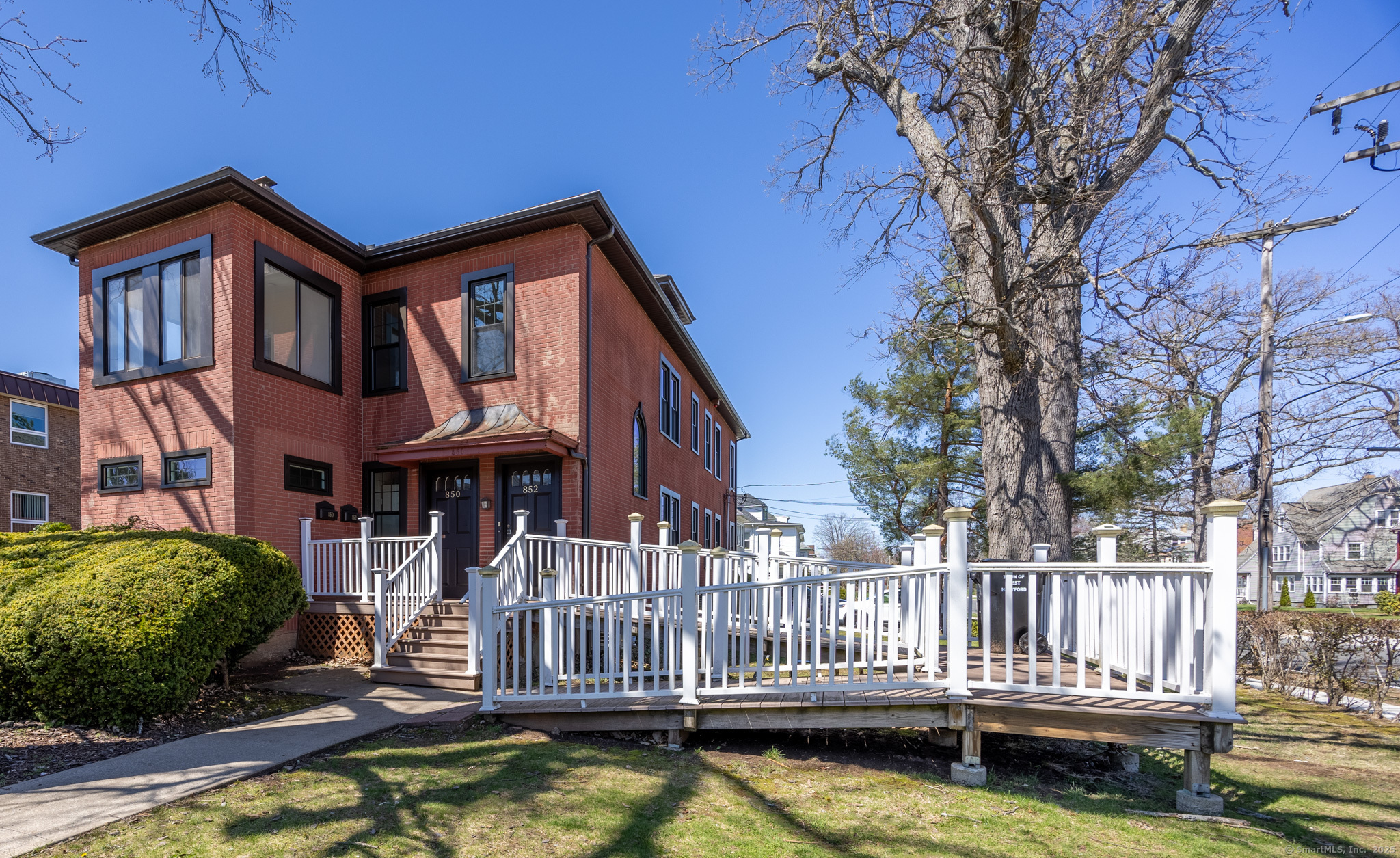 Property Photo: 850 Farmington Avenue A CT 06119