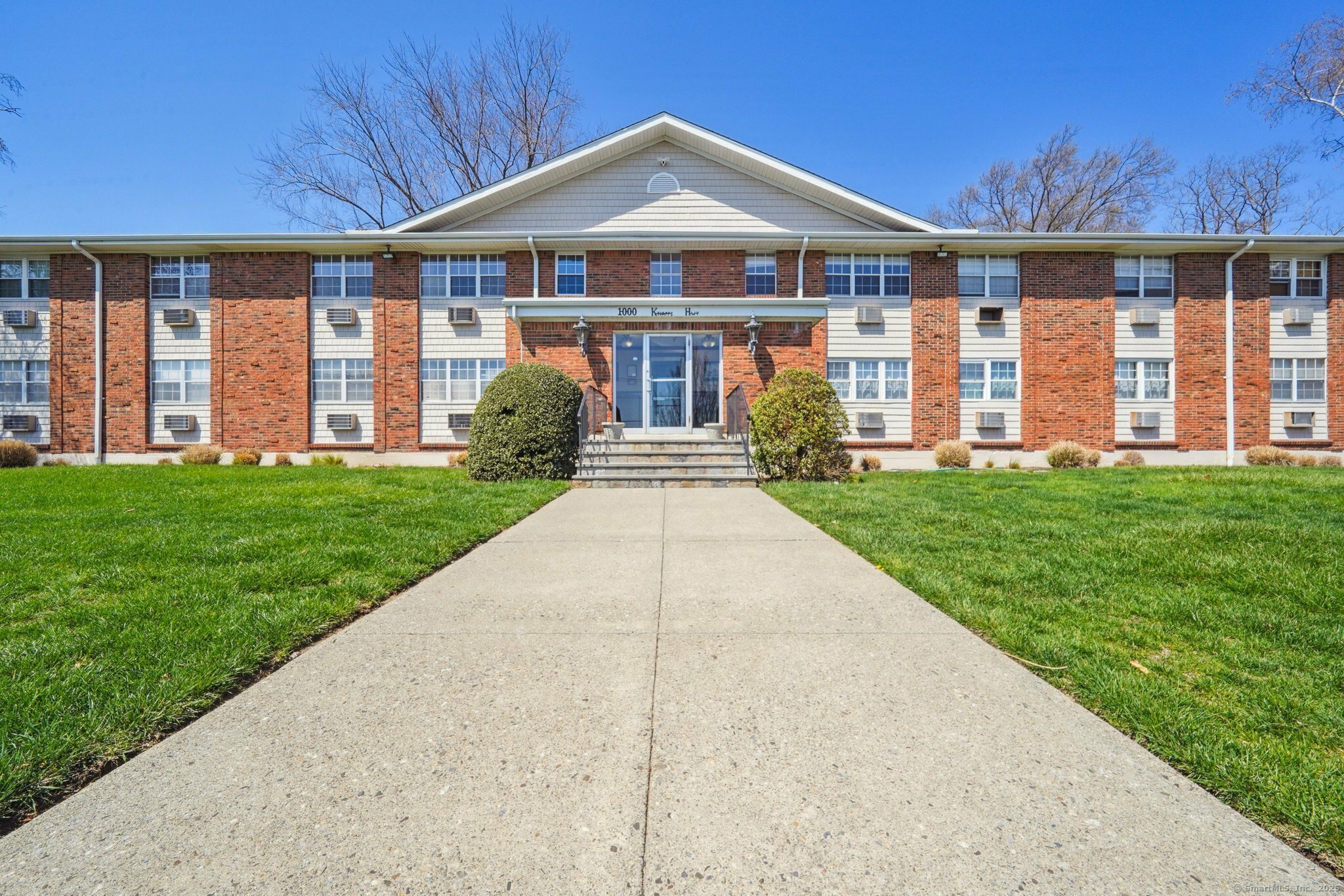 1000 Knapps Highway Apt 23  Fairfield CT 06825 photo