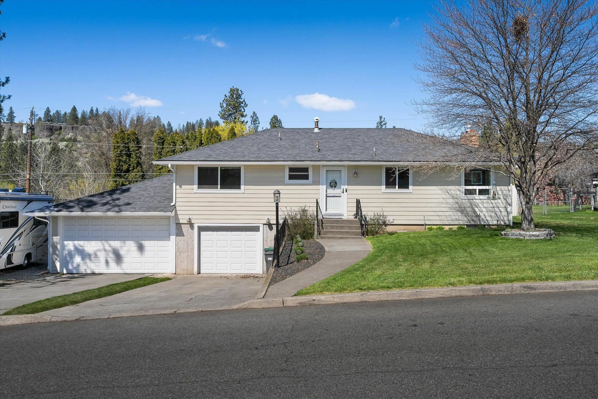 Property Photo: 7217 N Excell Dr WA 99208