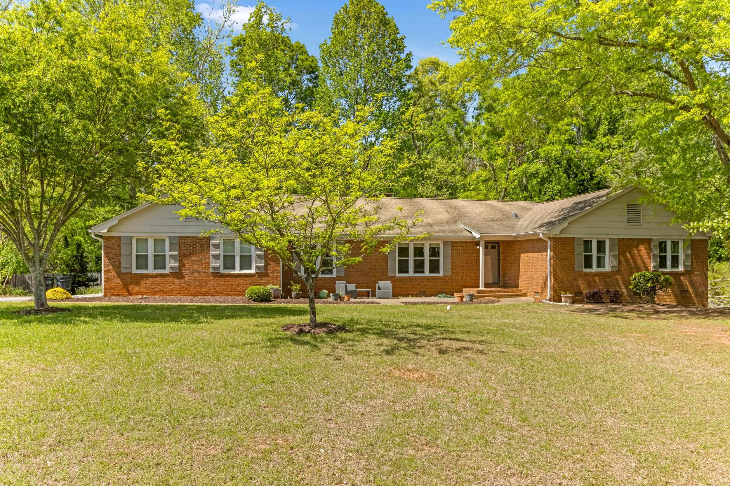 Property Photo: 711 Meadowbrook Drive SC 29307