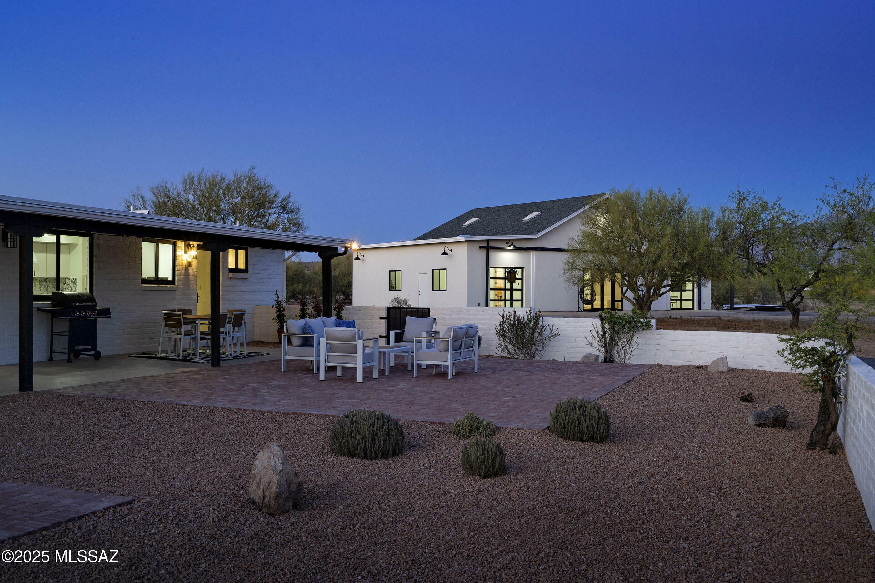 Property Photo: 1720 W Cessna Way AZ 85755