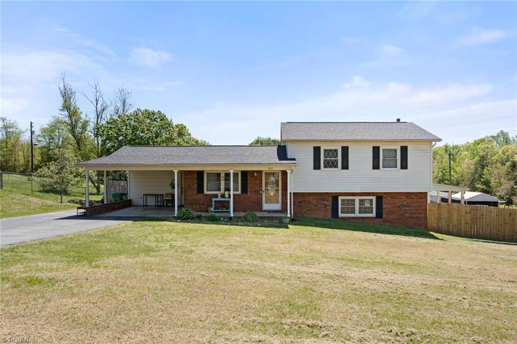 432 Logan Court  King NC 27021 photo