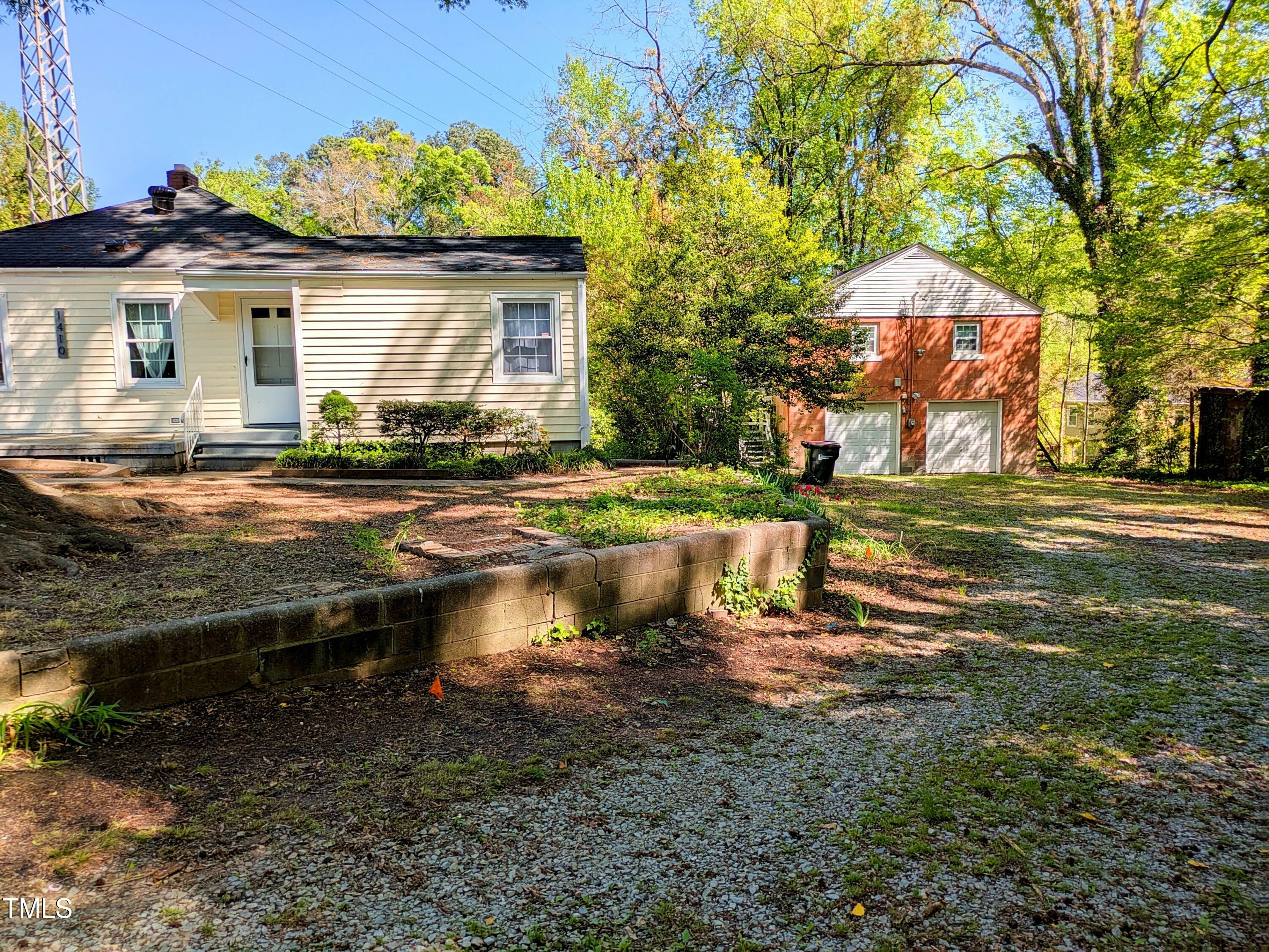 Property Photo: 1410 Braxton Street NC 27701