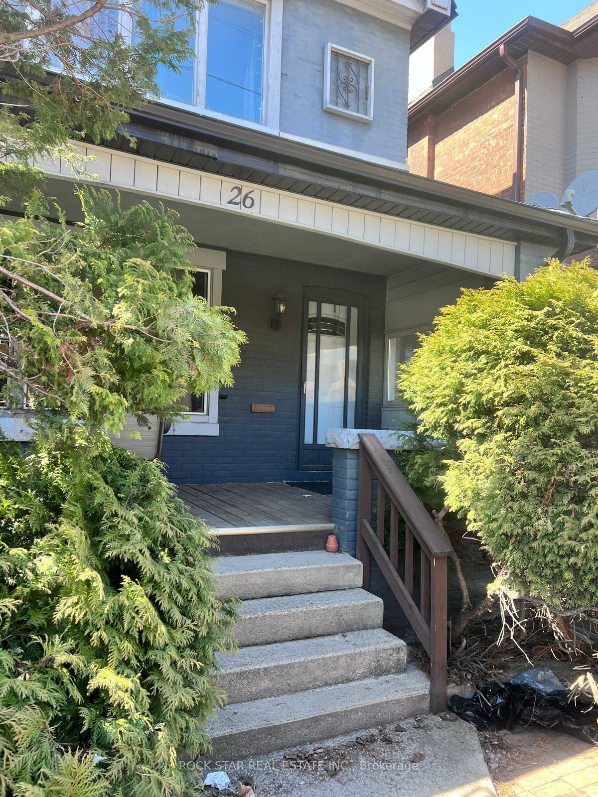 Property Photo:  26 Wentworth Street S Upper  ON L8N 2Y3 