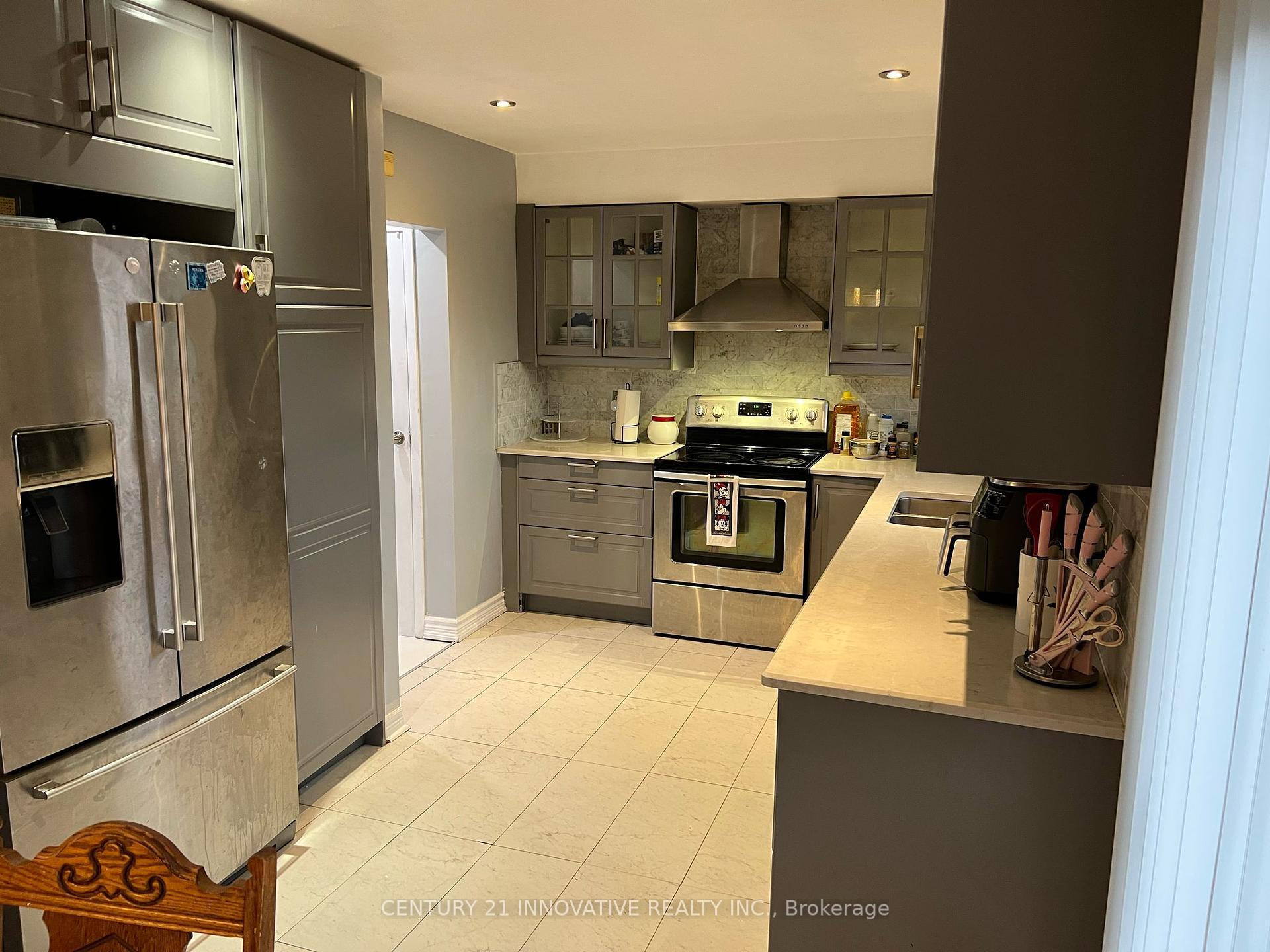 Property Photo: 1292 Nottingham Avenue ON L7P 2R8