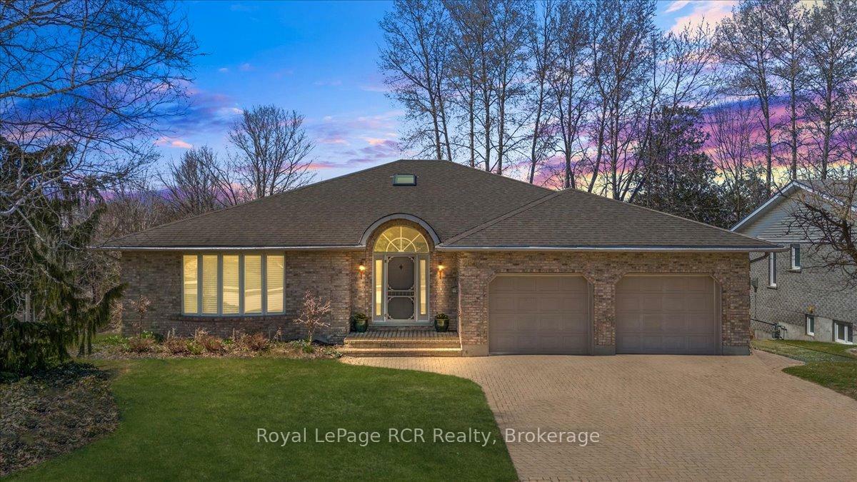 Property Photo:  284 2nd Avenue  ON N4N 3S1 