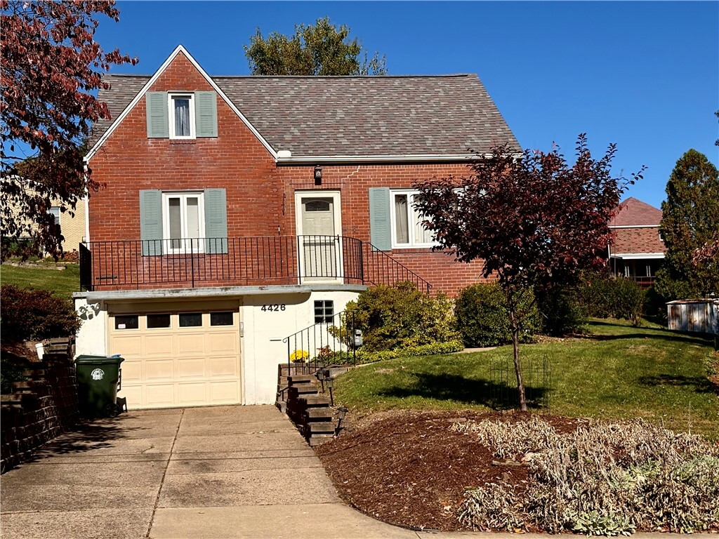 4426 East Barlind Dr  Whitehall PA 15227 photo