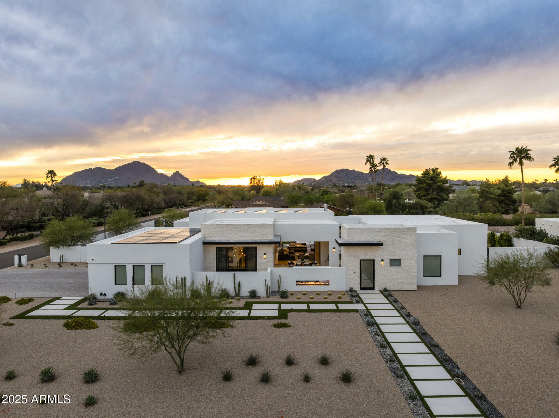 Property Photo: 8520 E Cactus Wren Road AZ 85250