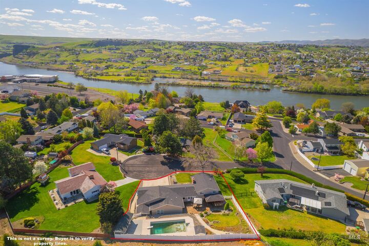 Property Photo:  3413 Bluebird Circle  ID 83501 