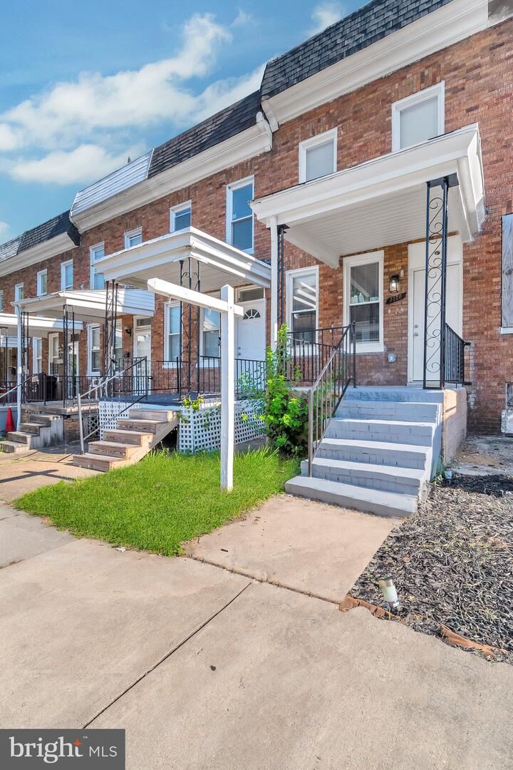 Property Photo: 3128 Ravenwood Avenue MD 21213