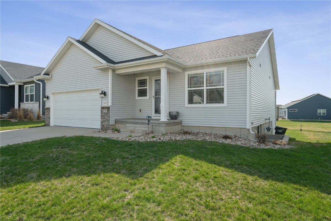 Property Photo: 8733 Grand Oaks Drive NE IA 52402