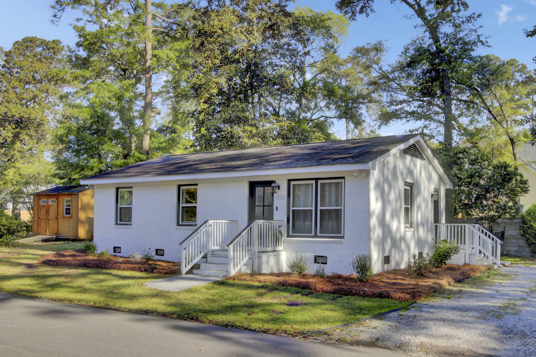 Property Photo: 210 Peters Street SC 29483