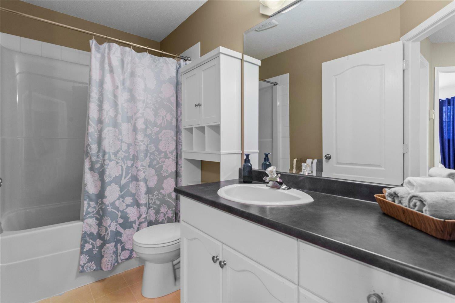 Property Photo:  46360 Valleyview Road 100  BC V2R 5L7 