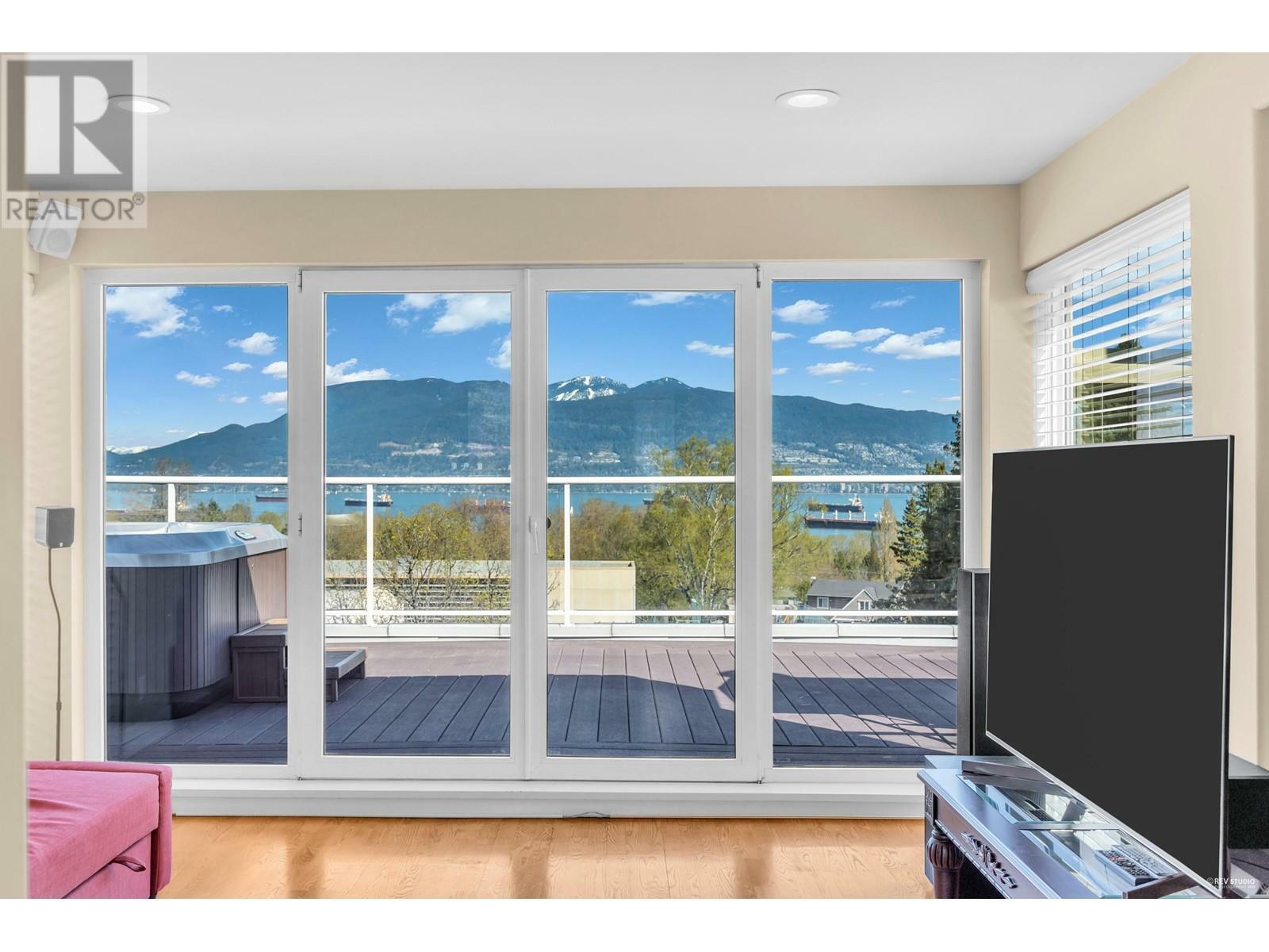 Property Photo: 4060 W 10th Avenue BC V6R 2H1