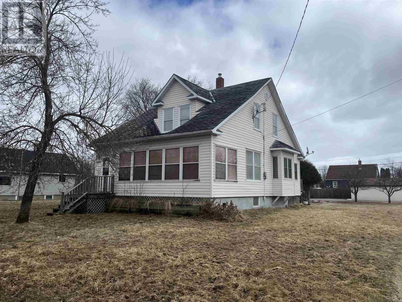 Property Photo: 1000 Victoria Ave. N. ON P9A 2E7