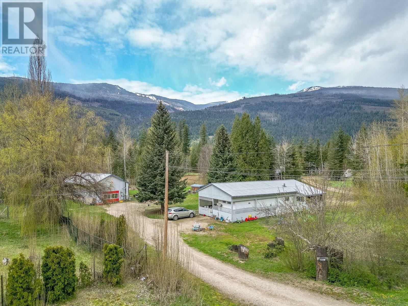Photo de la propriété: 3953 Malakwa Road BC V0E 2J0