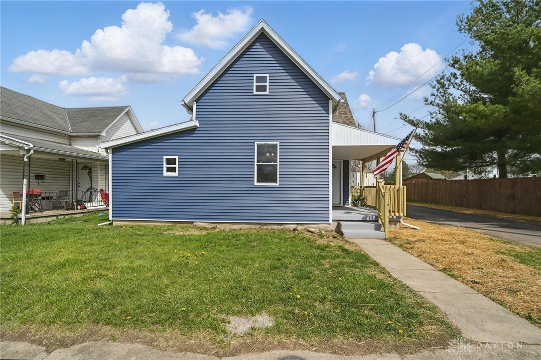 Property Photo: 1002 Wayne Avenue OH 45503