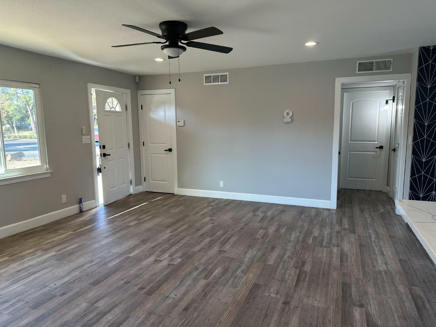 Property Photo: 1244 W Santa Ana Avenue CA 93705