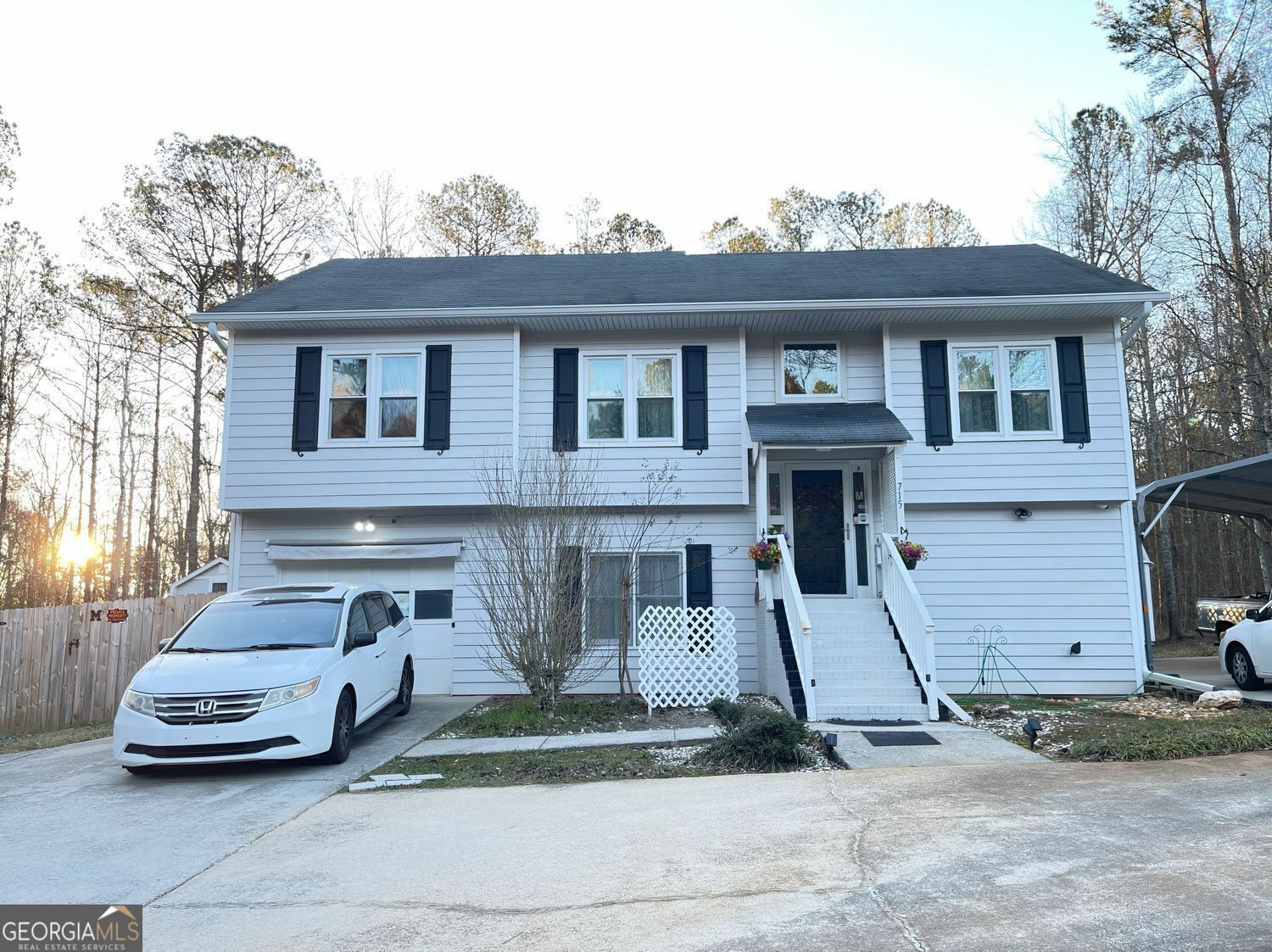 Property Photo: 715 Herring Rd Road GA 30265