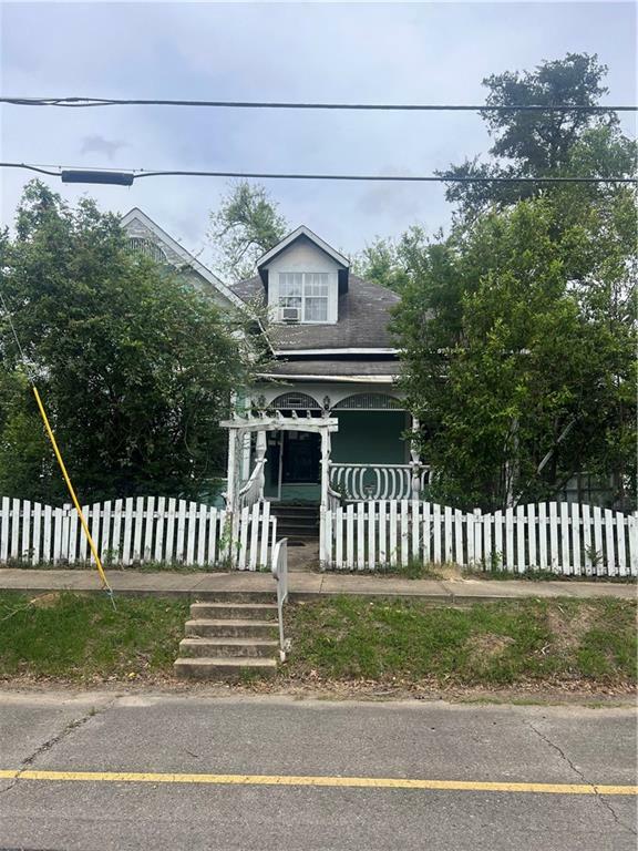 Property Photo: 208 East Main Street LA 71483