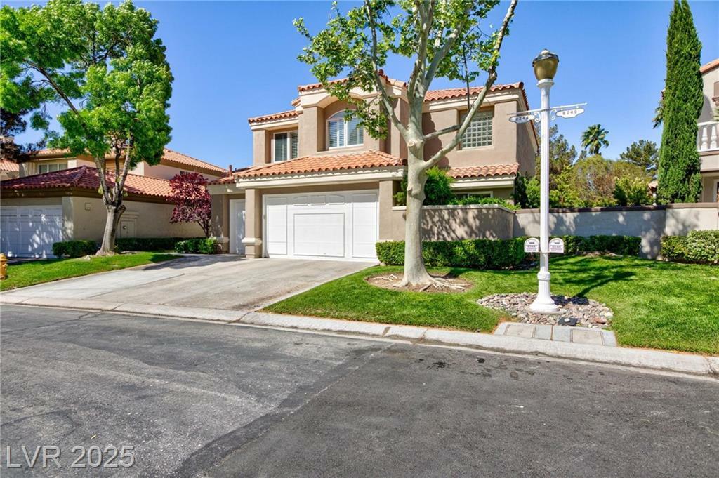 Property Photo: 8244 Horseshoe Bend Lane NV 89113