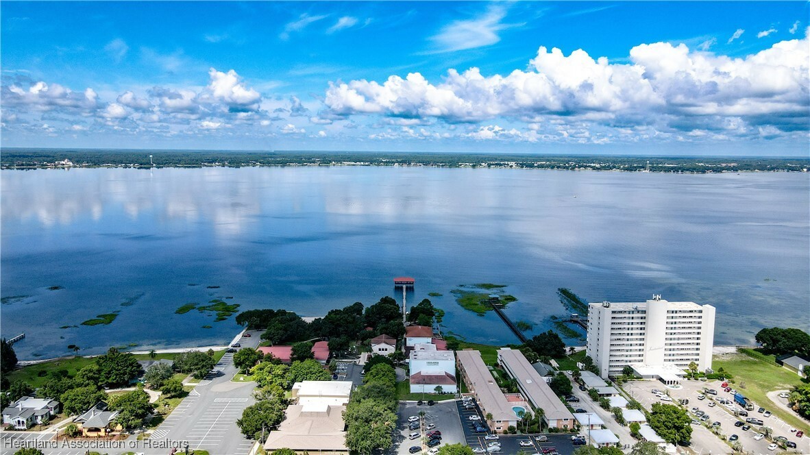 Property Photo: 359 Oak Avenue FL 33870