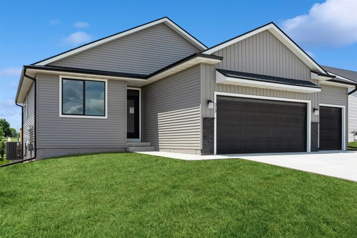 Property Photo: 313 N 19th Street IA 50125