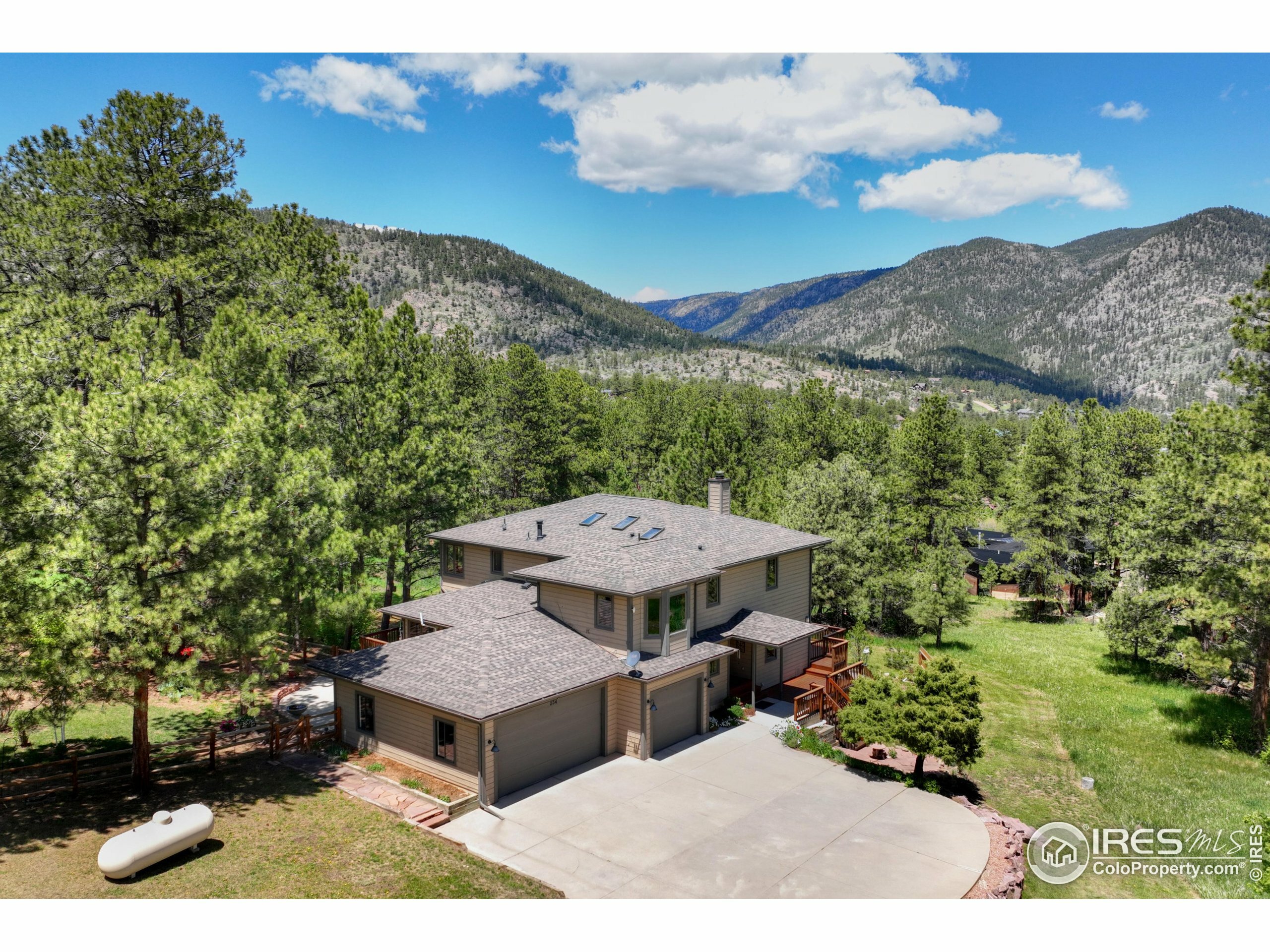 Property Photo: 234 Deer Ln CO 80540