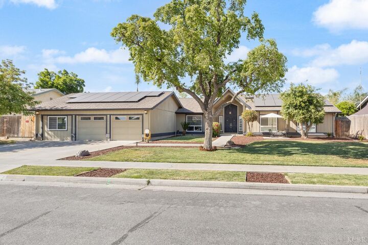 344 E Birch Avenue  Hanford CA 93230 photo