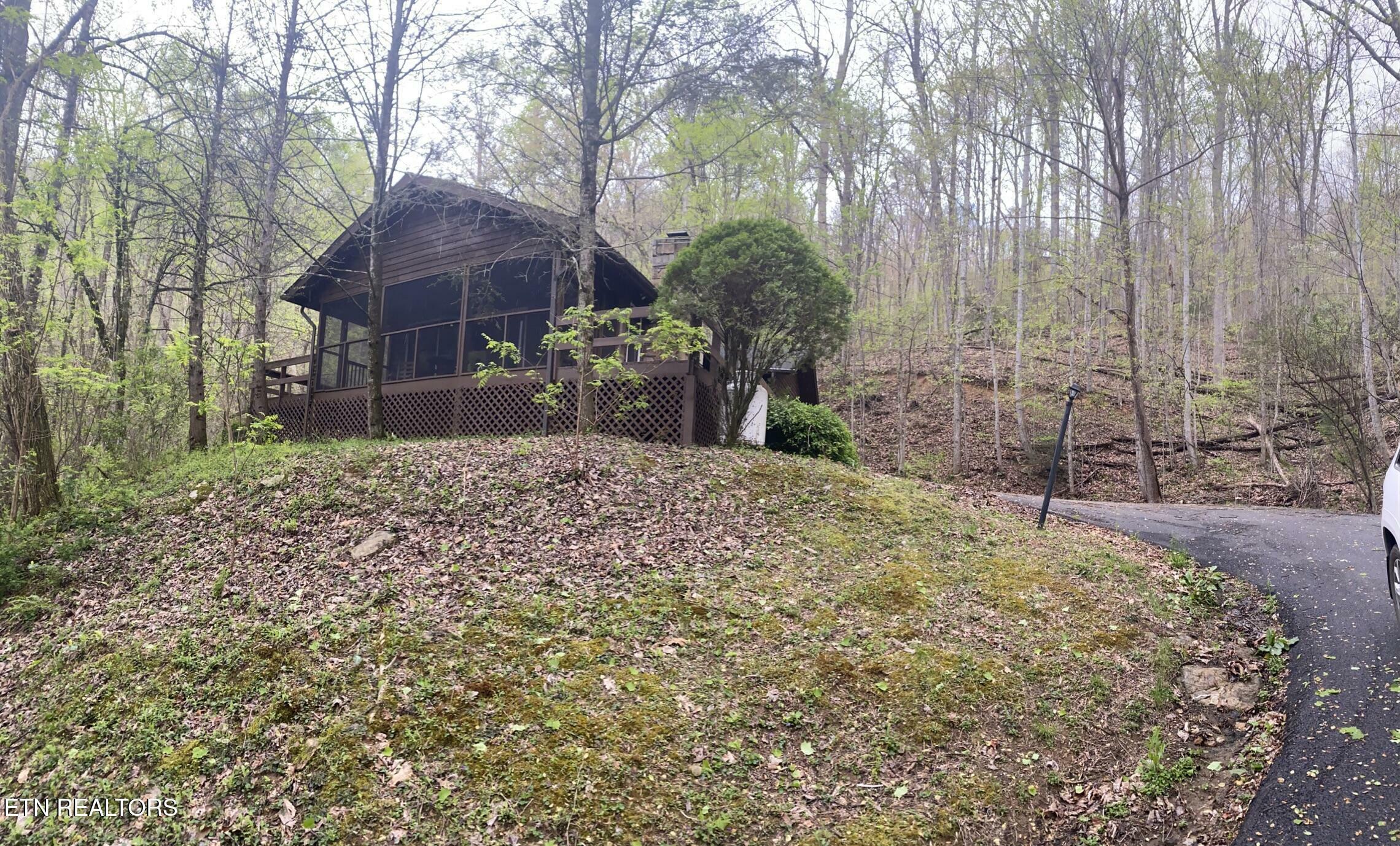 Property Photo: 2744 Black Walnut Flats Rd TN 37862